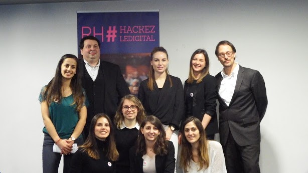 De gauche à droite : Samira Dahmani, François Geuze, Eva Ramos, Audrey Le Bris, Julie Conrard, Alizée Baron, Aurore Potel, Léa Blondot et Michel Barabel